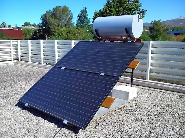SISTEMA DE CALENTADOR DE AGUA SOLAR DE ALTA EFICIENCIA Y CALENTADOR DE AGUA ELÉCTRICO